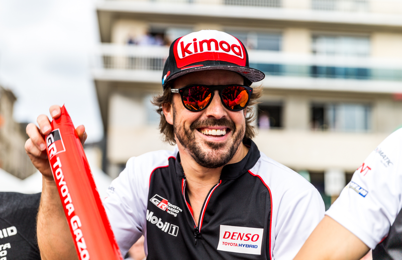 Illustration for article titled Brace Yourselves Because Alonso Is Going Back To Indy And Alonsomania Is Just Getting Started
